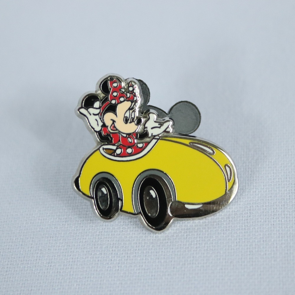 2003 Disney Travel Company Exclusive WDW Trading Pin Minnie Mouse in Yellow Car